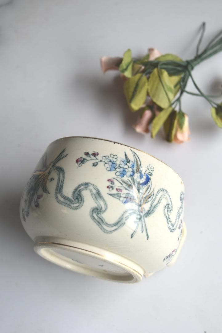 美品クレイユモントロー　可愛いリボンと勿忘草のカップ　フランスアンティーク