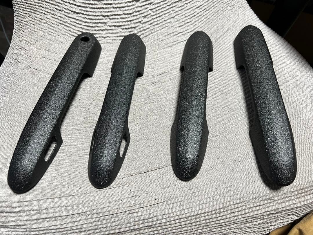 rav4 ドアハンドルカバー　ラプターライナー塗装　中目肌