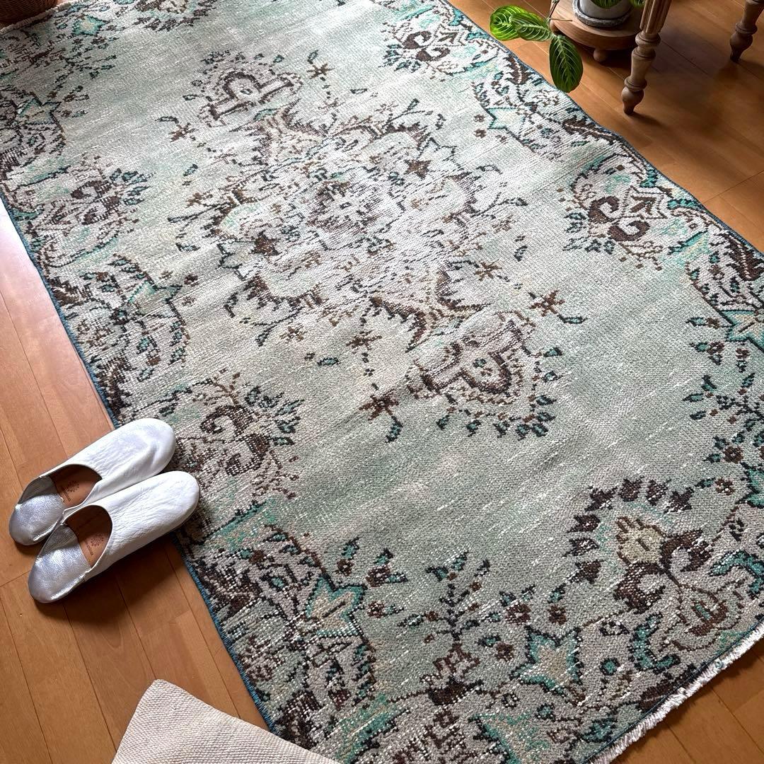 107×194淡いエメラルドグリーン×ブラウン　シャビー　トルコヴィンテージラグ