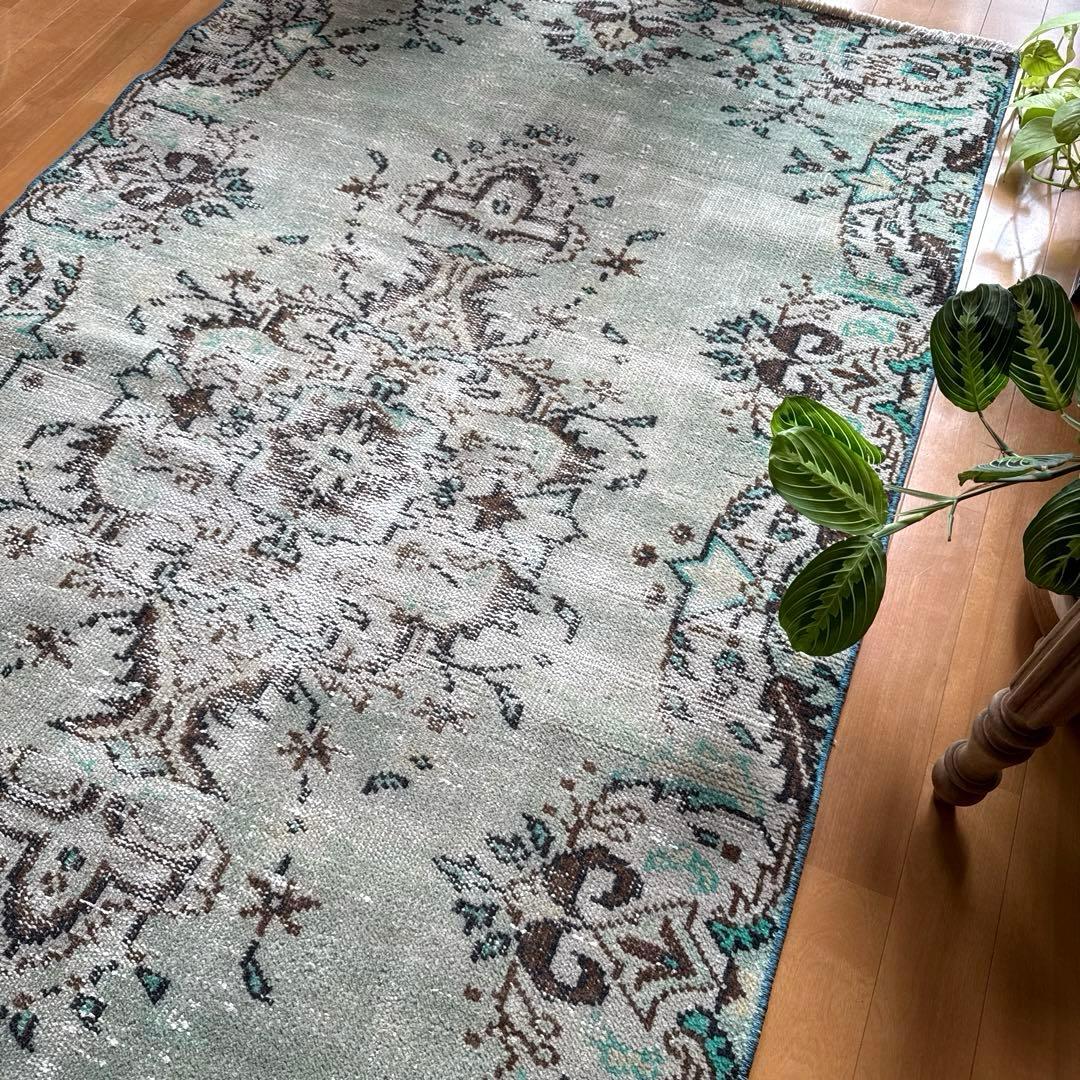 107×194淡いエメラルドグリーン×ブラウン　シャビー　トルコヴィンテージラグ