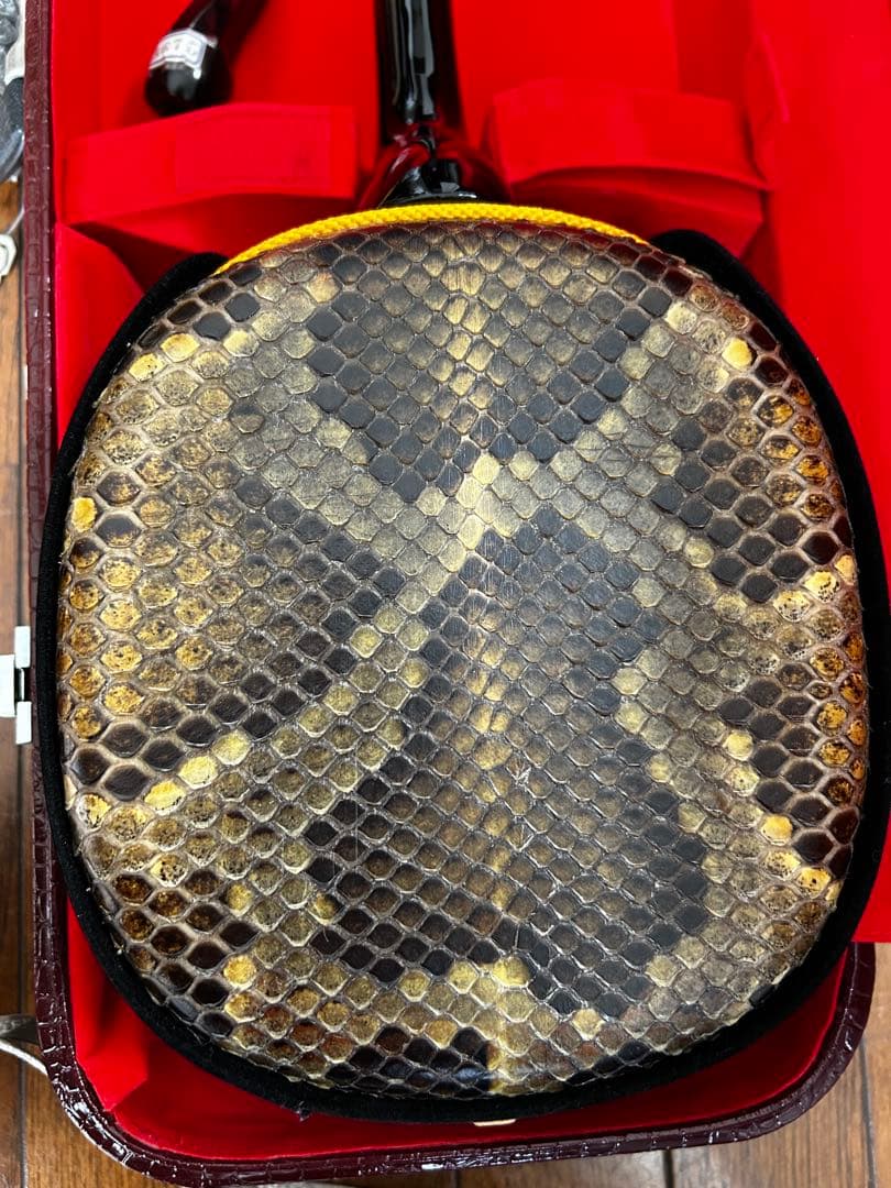 三線本体 沖縄 蛇皮 宮古木工芸 与儀栄功 氏　ハードケース他付属品付き