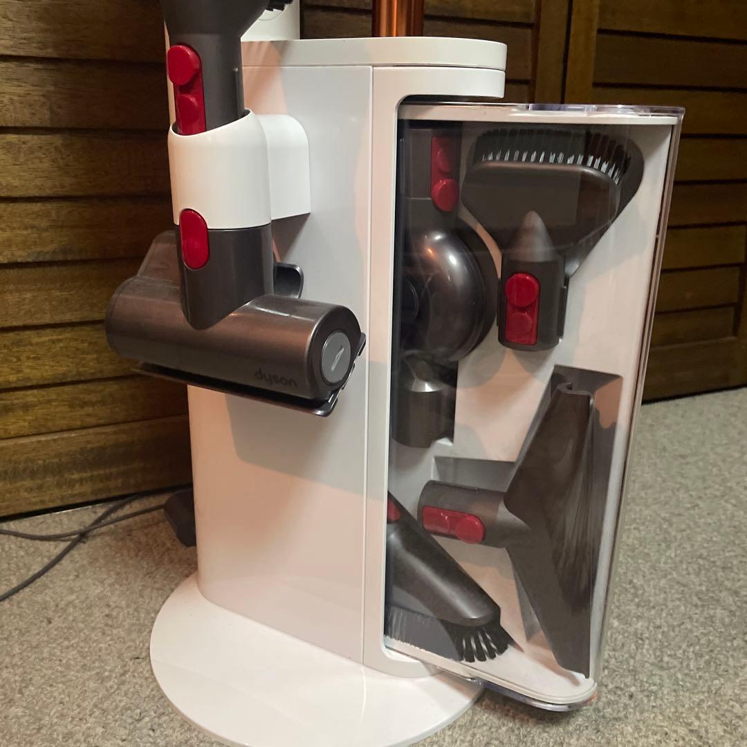 Dyson V10 fluffy クリーナー 本体 フルセット　長時間使える