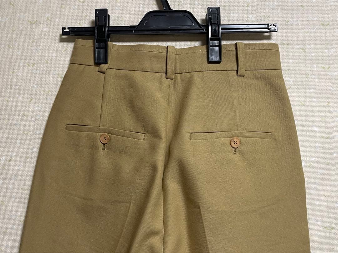 ヨンファ　チノパン