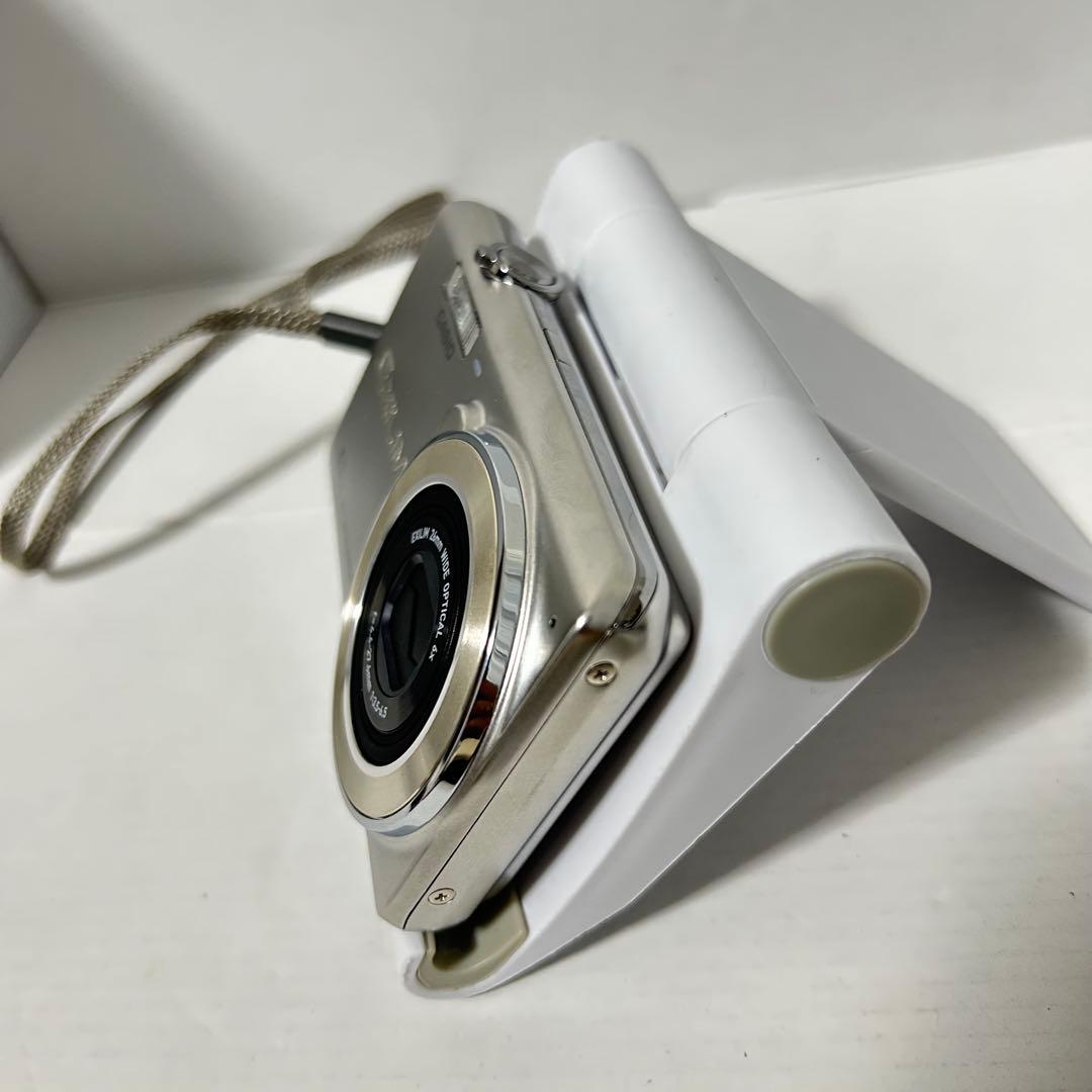 【極美品】CASIO EXILIM EX-Z780 コンパクト デジタル カメラ