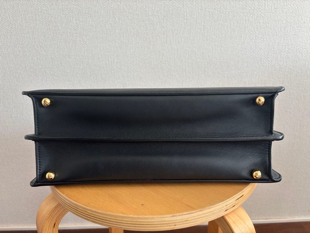 FENDI フェンディ ピーカブー アイシーユー ISeeU ミディアム