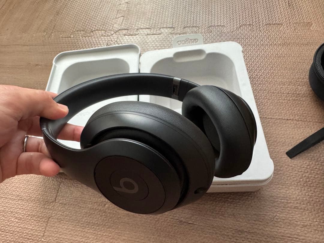 Beats ワイヤレスヘッドホン ブラック　studio pro