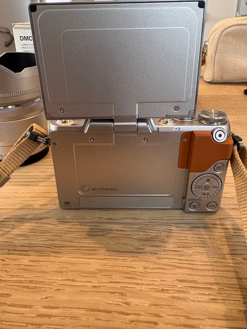 デジタルカメラ Panasonic LUMIX G DMC-GF7W