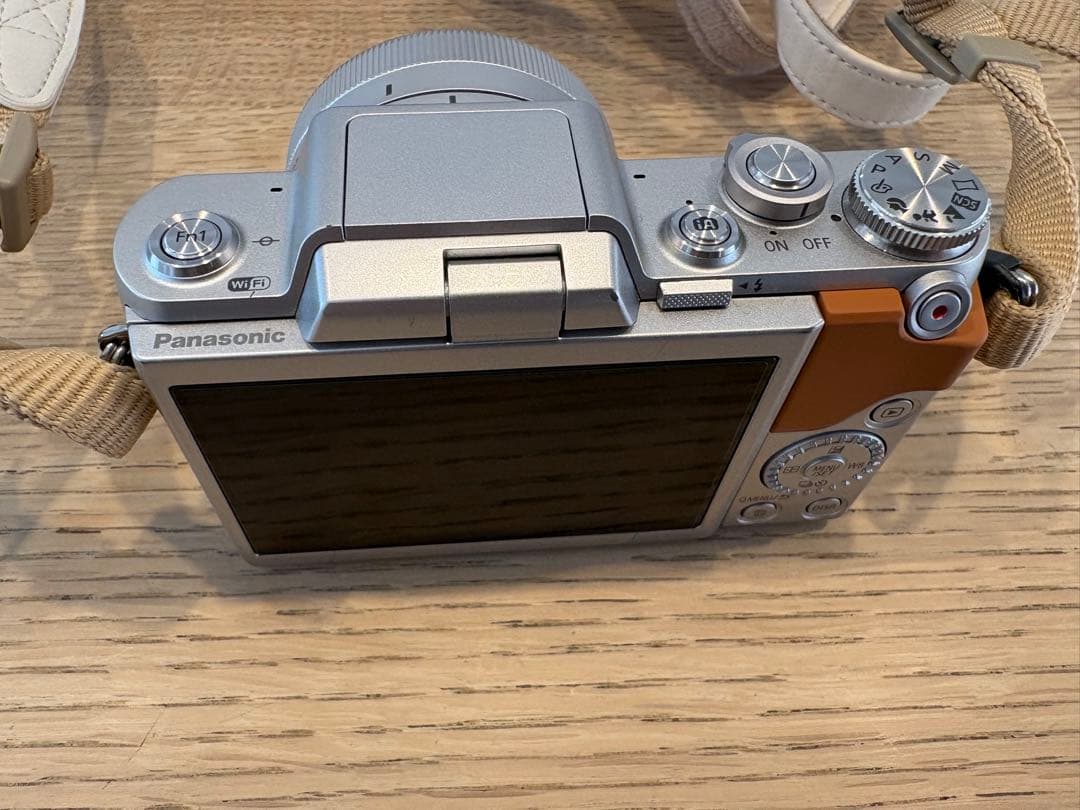 デジタルカメラ Panasonic LUMIX G DMC-GF7W