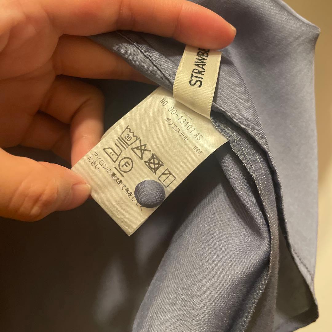 セレモニー・オフィスシーンにおすすめなアイテム　ギャザーフリルリボンブラウス