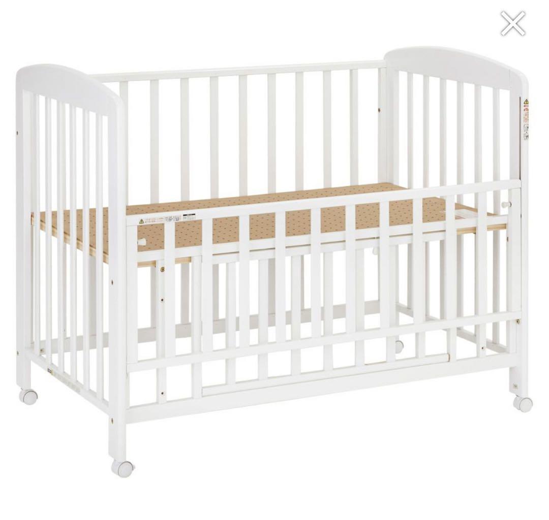 カトージ　ベビーベッド　70cm×120cm