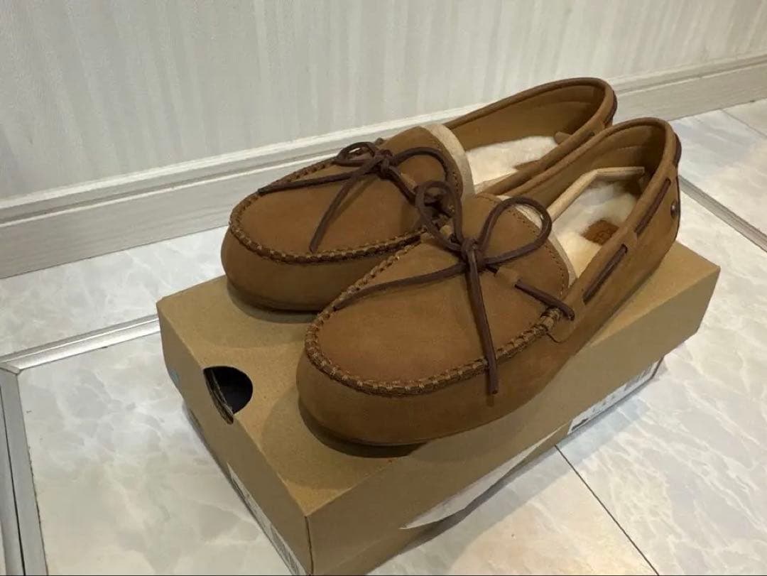 UGG ブラウン モカシン　新品　未使用