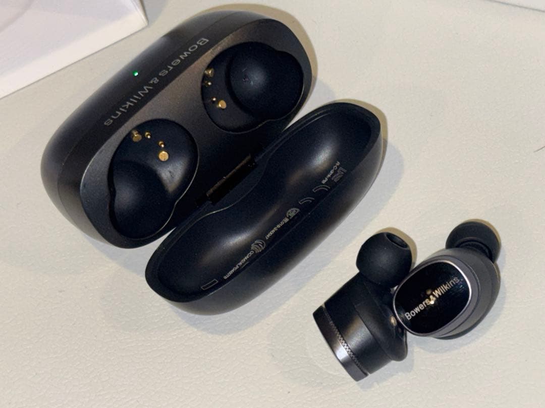 Bowers & Wilkins Pi8 ブラック　ワイヤレスイヤホン