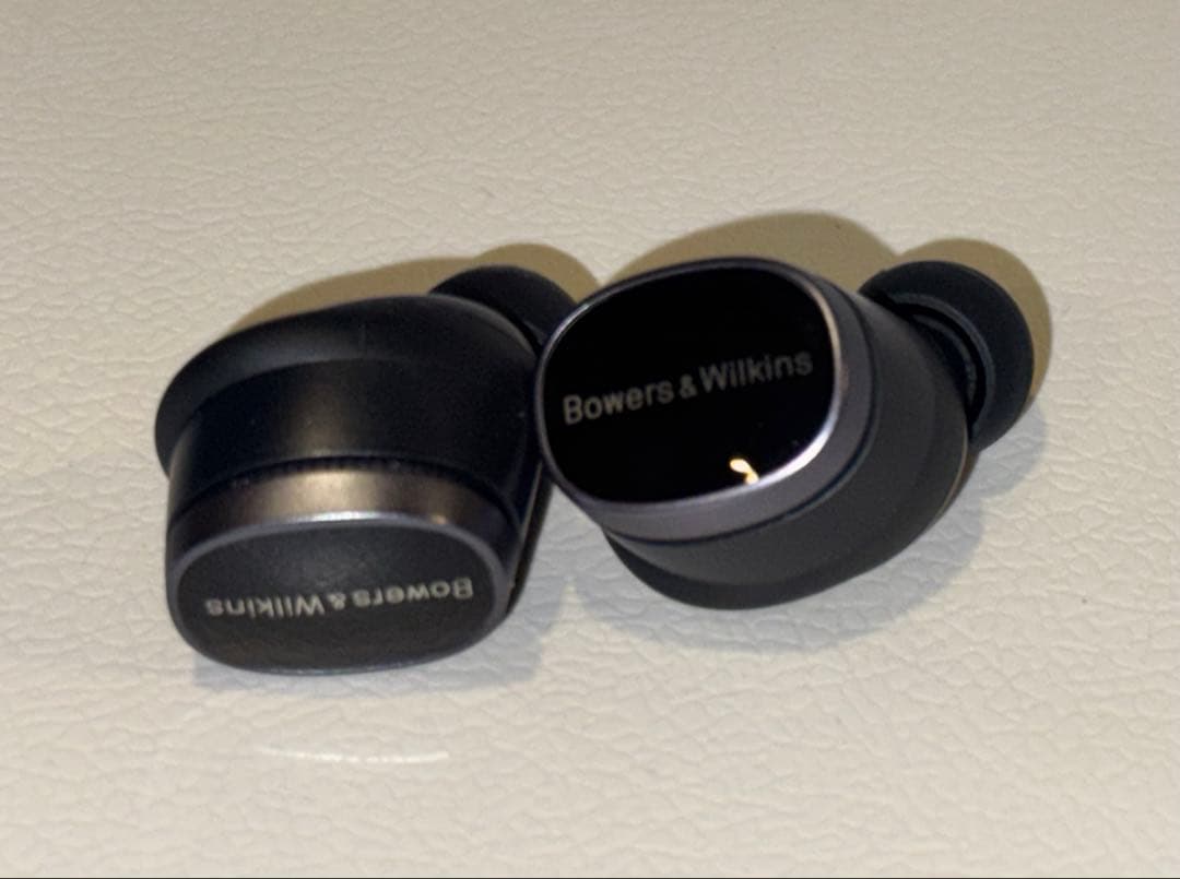 Bowers & Wilkins Pi8 ブラック　ワイヤレスイヤホン