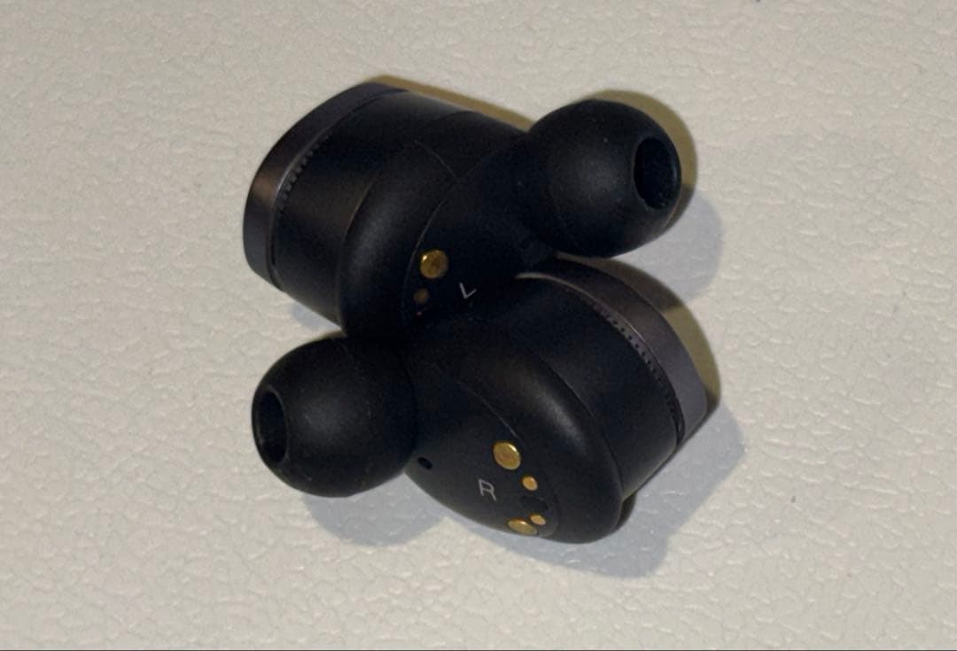 Bowers & Wilkins Pi8 ブラック　ワイヤレスイヤホン