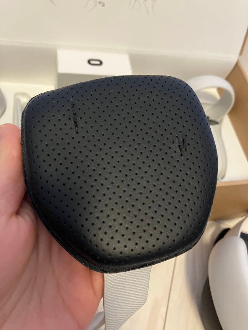   Quest 2 128GB 別売ヘッドストラップ付き