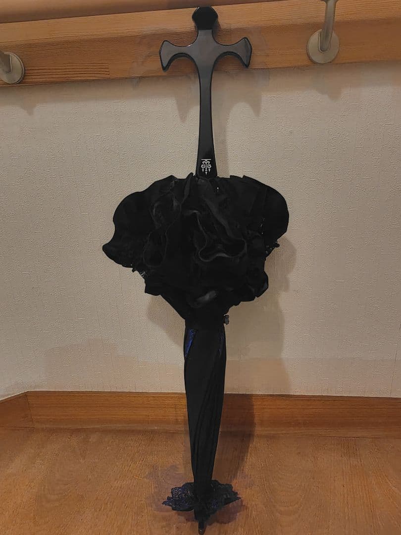 Moi-meme-Moitie パゴタパラソル 黒×青 モワティエ 日傘