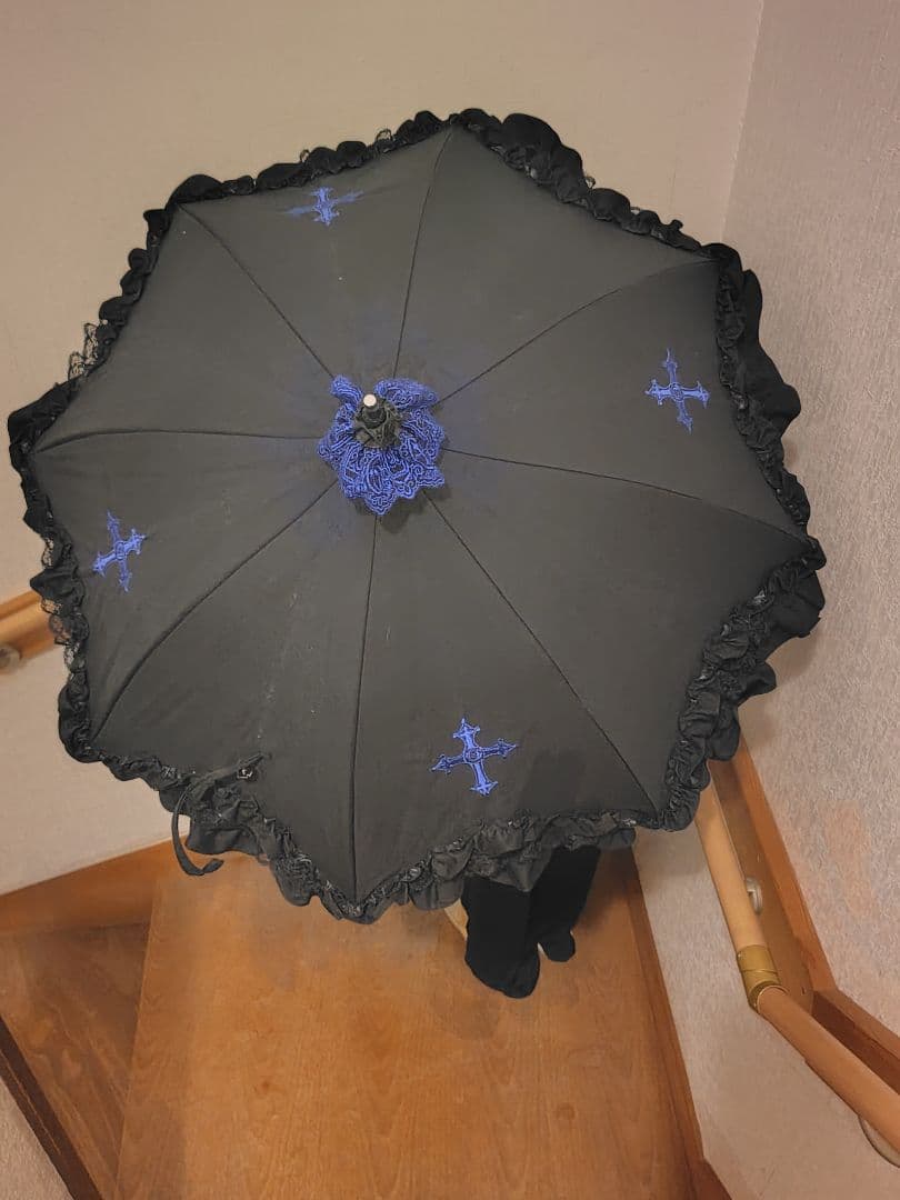 Moi-meme-Moitie パゴタパラソル 黒×青 モワティエ 日傘