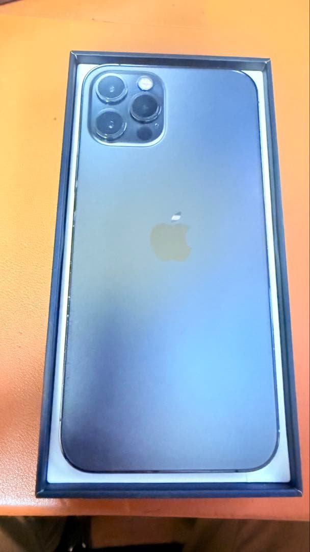 カナダ版画面新品iPhone 12 Pro グラファイト 本体　シャッター音無し