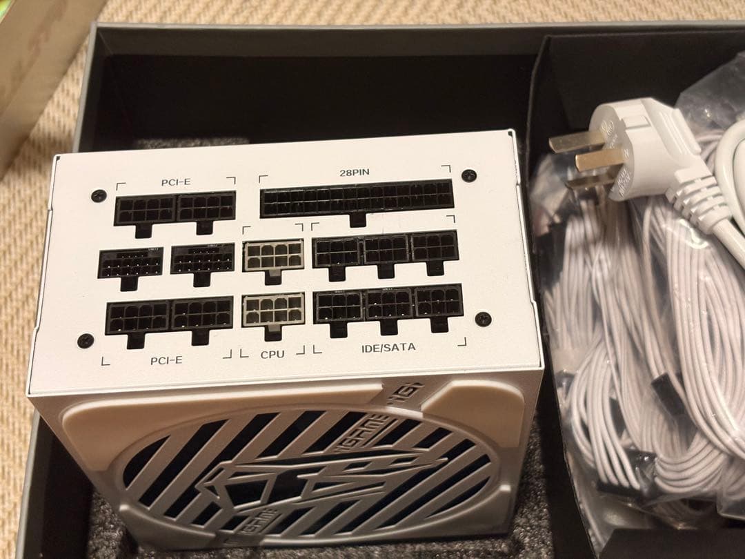 iGame 電源ユニットATX3.0／PCIe5.0／80PLUS GOLD