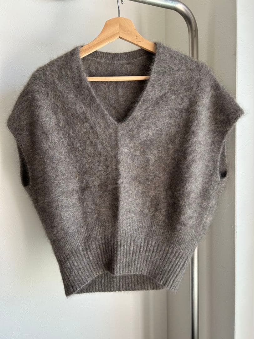 NOBLE ブラウン Vネック ノースリーブニットベスト