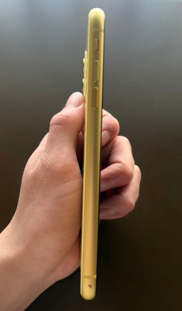 iPhone 11 128GB イエロー SIMロック解除済み バッテリー87%