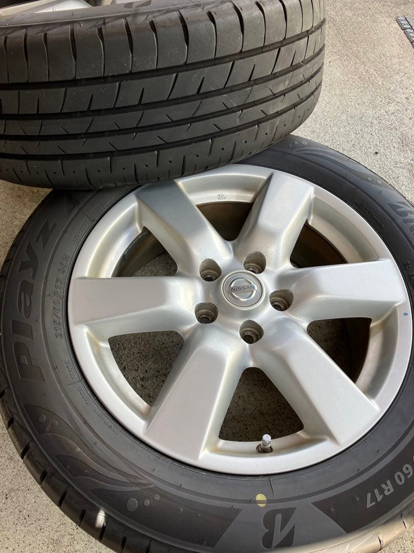ニッサン エクストレイル 215/60R17 1／4個目