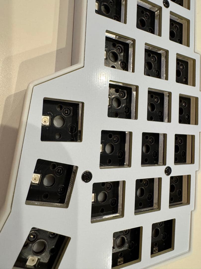 【新品】corne v4 cherry 白　keychron静音リニア　完成品