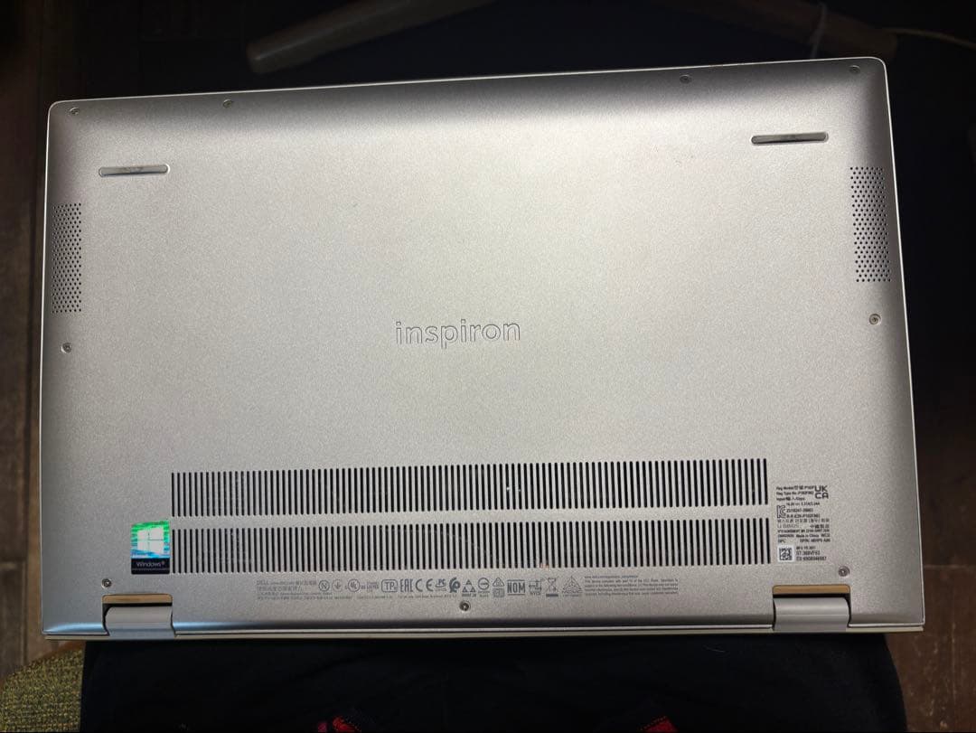 DELL inspiron5502 Core i7 1165G7 15.6インチ