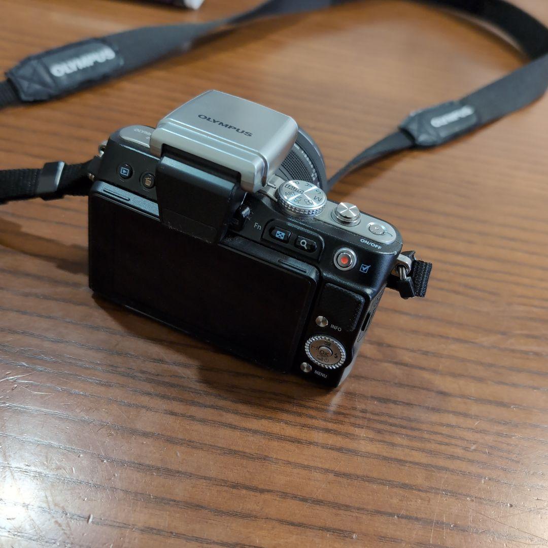 U*s様 Olympos　デジタルカメラ　充電器付き