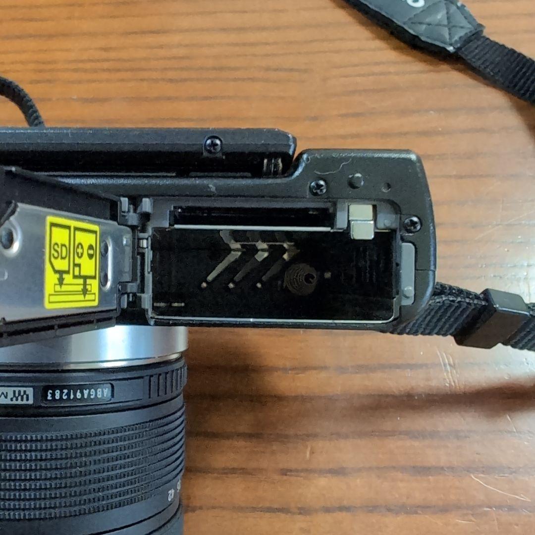 U*s様 Olympos　デジタルカメラ　充電器付き