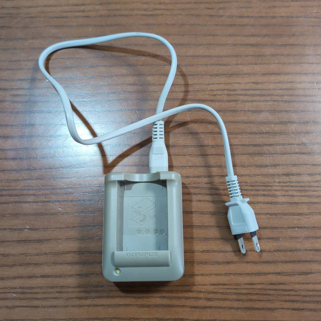 U*s様 Olympos　デジタルカメラ　充電器付き