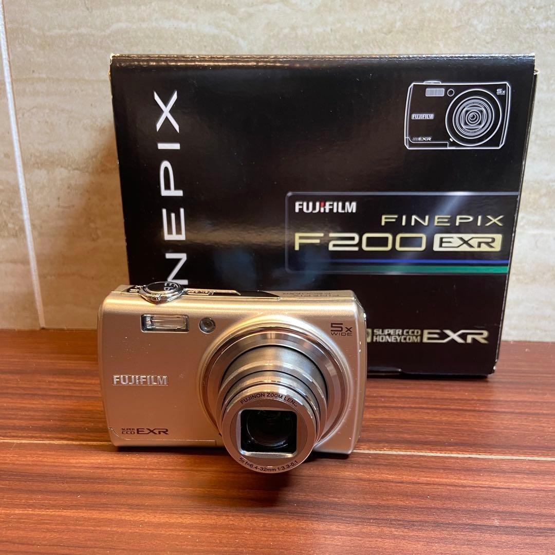 FUJIFILM FinePix F200 EXR デジカメ ほぼ新品 4641