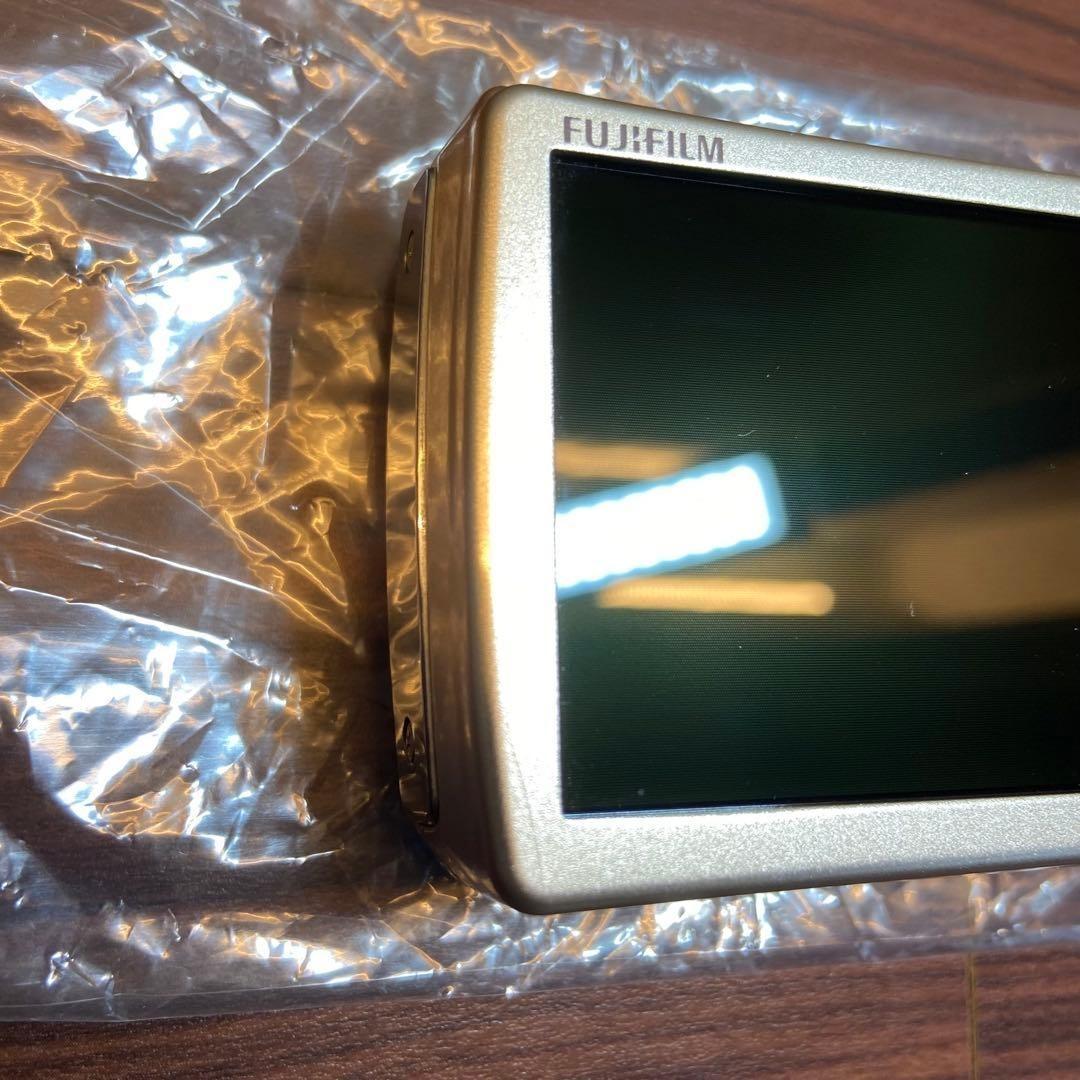 FUJIFILM FinePix F200 EXR デジカメ ほぼ新品 4641