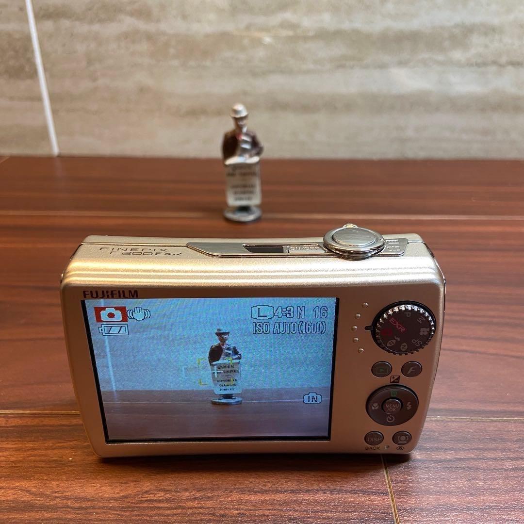 FUJIFILM FinePix F200 EXR デジカメ ほぼ新品 4641