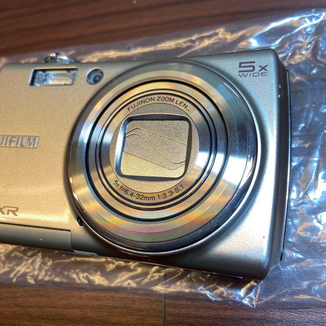 FUJIFILM FinePix F200 EXR デジカメ ほぼ新品 4641