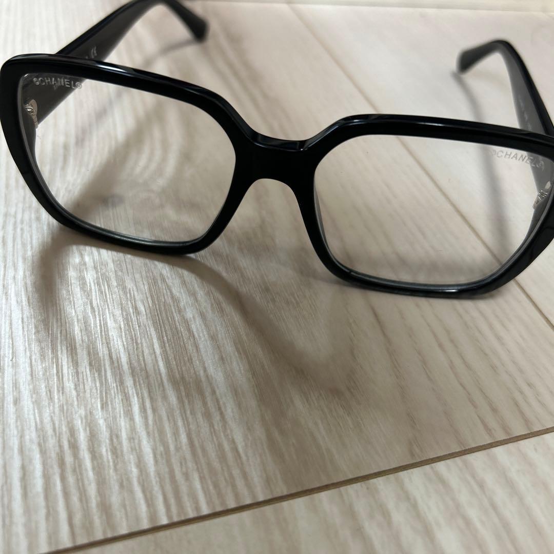 CHANEL ブラック 四角形サングラス