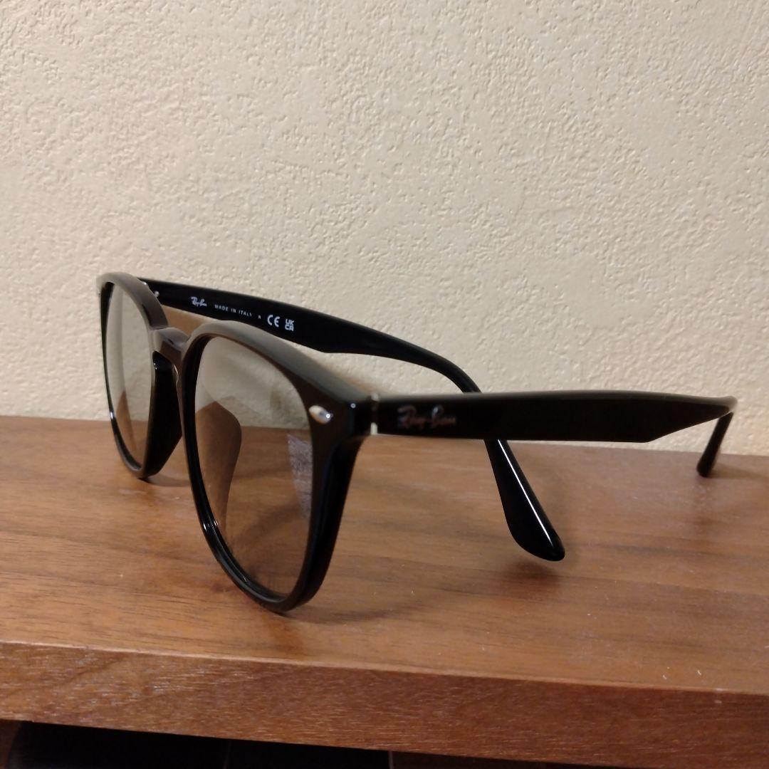 Ray-Ban ORB4258F サングラス 52 LIGHT GREY