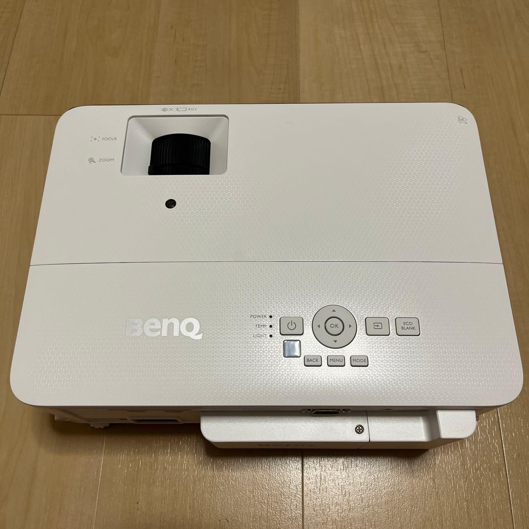 BenQ 4Kゲーミングプロジェクター TK700STi