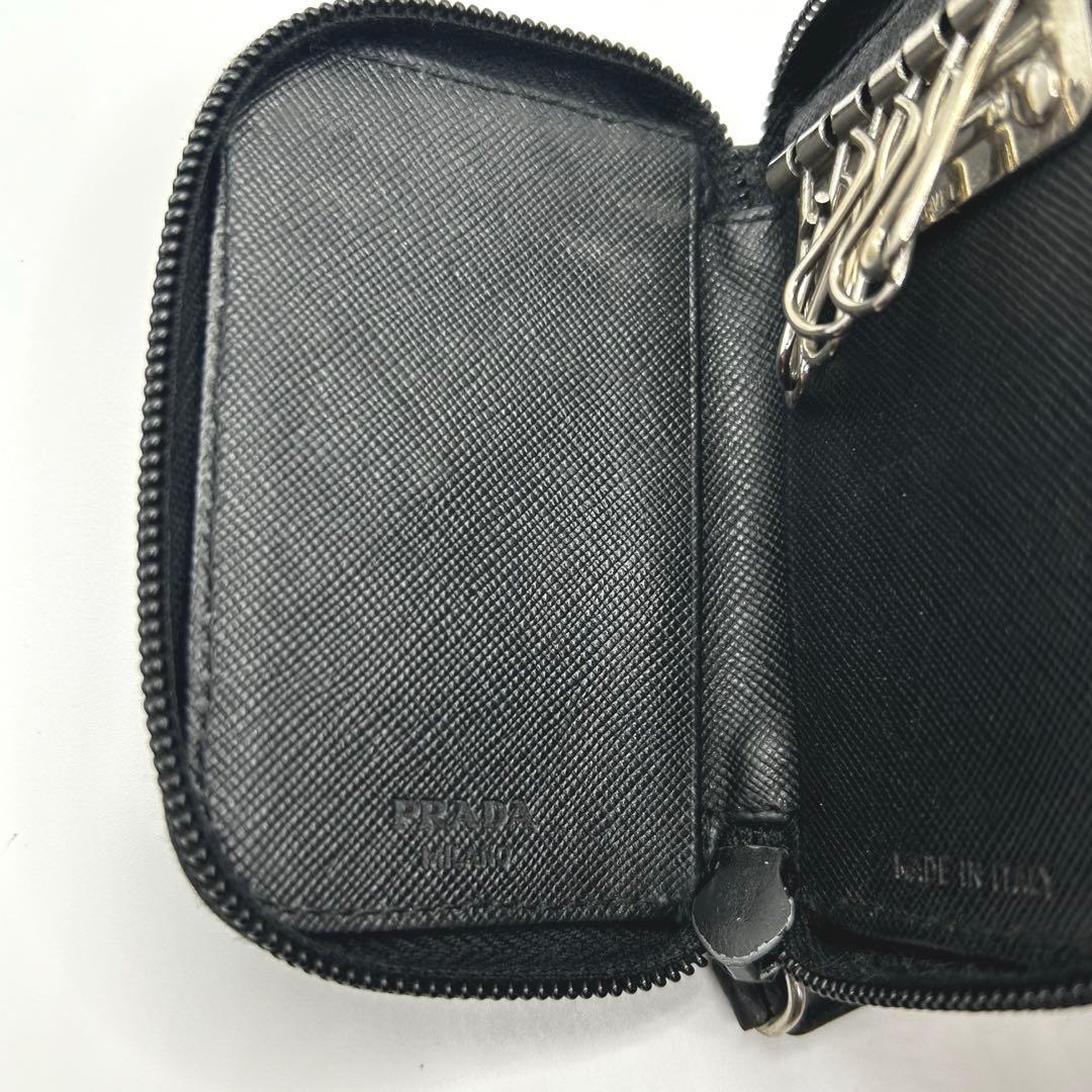 PRADA プラダ　キーケース　ラウンドジップ　サフィアーノレザー　ブラック