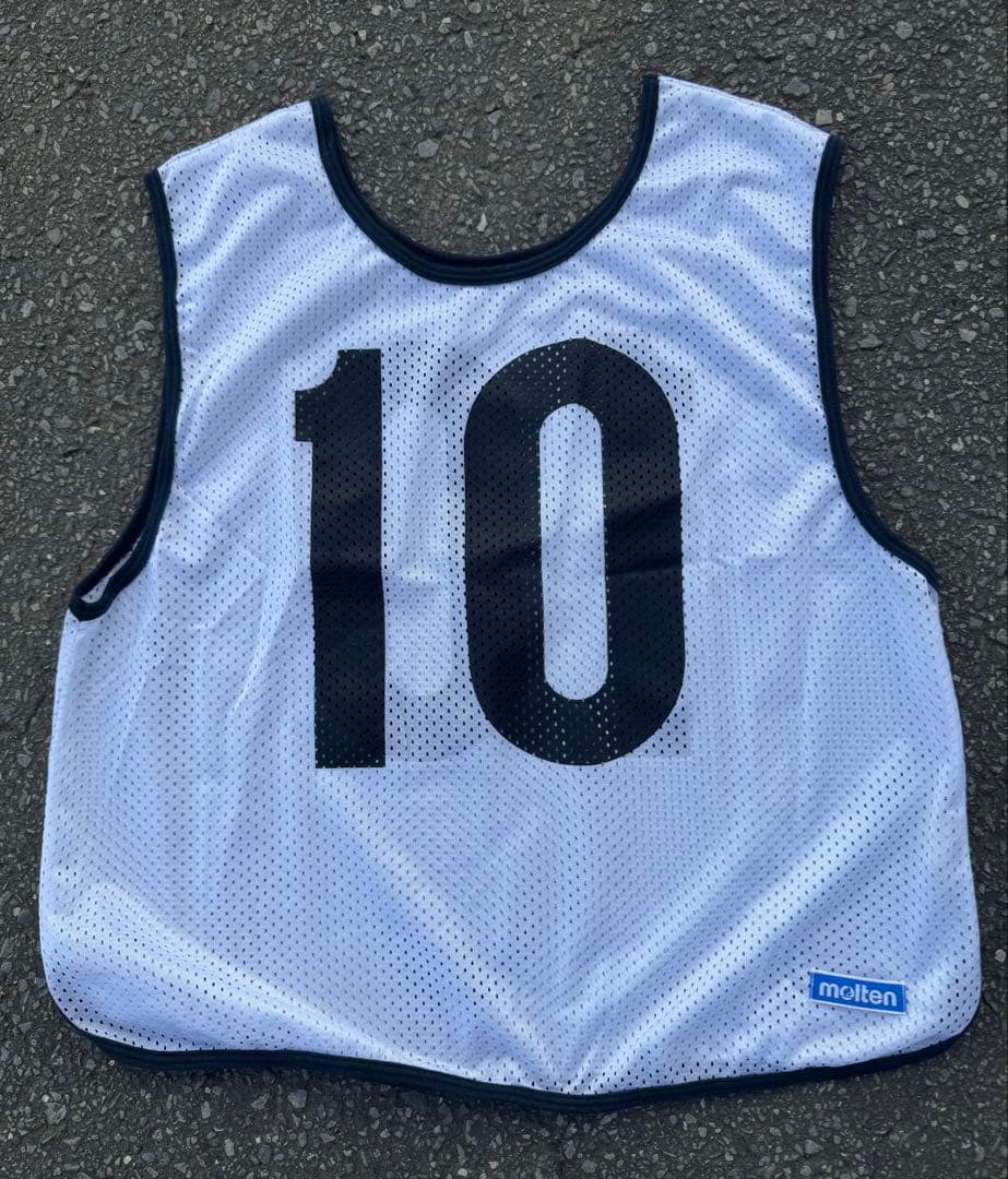 希少　美品　モルテン　molten サッカー　バスケ　部活動　ビブス　8枚セット