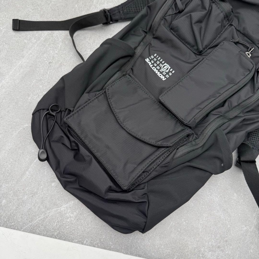 美品♥SALOMON ブラック リュック・バックパック