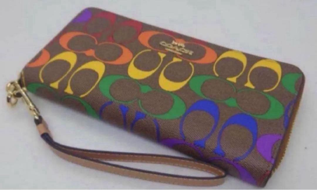 COACH長財布レインボーマルチカラーシグネチャーメンズレディース.ストラップ付