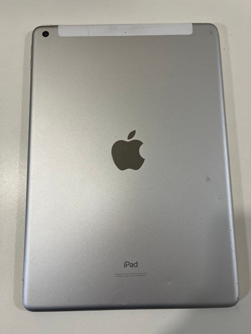 かーれん 　Apple iPad 本体 シルバー 第7世代