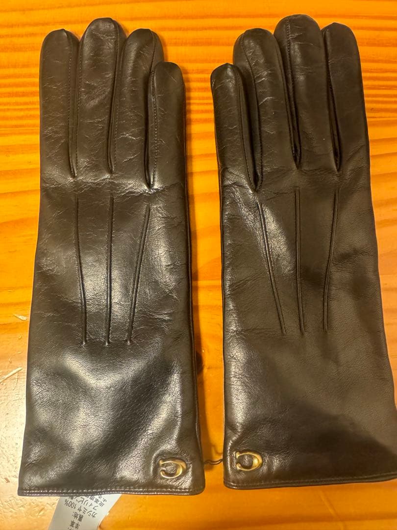 コーチ　羊皮　手袋　レディース