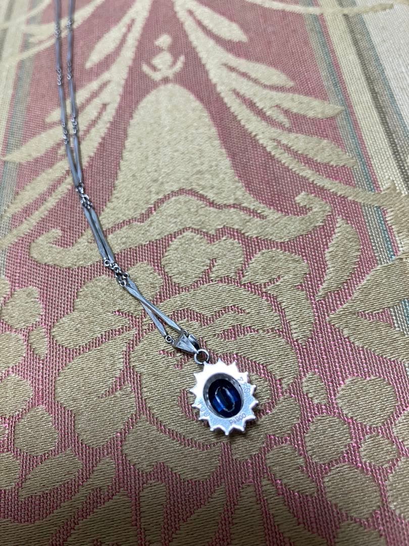 サファイアとダイヤモンドのネックレス　ペンダントトップとチェーンのセットプラチナ