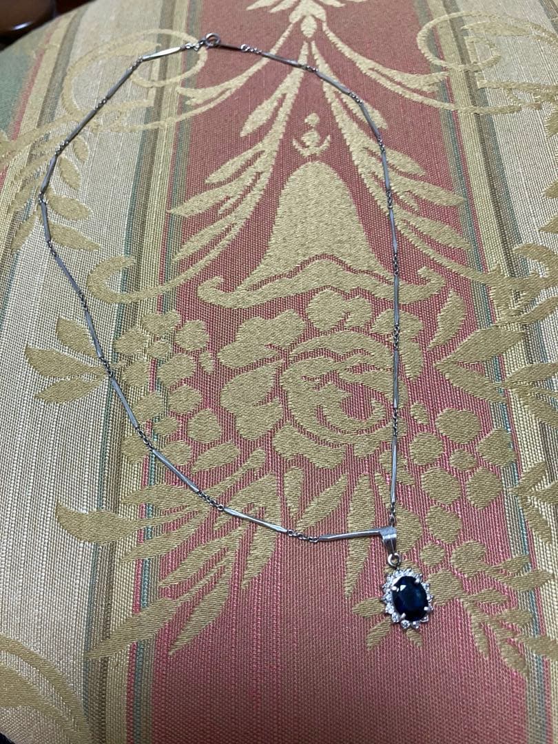 サファイアとダイヤモンドのネックレス　ペンダントトップとチェーンのセットプラチナ