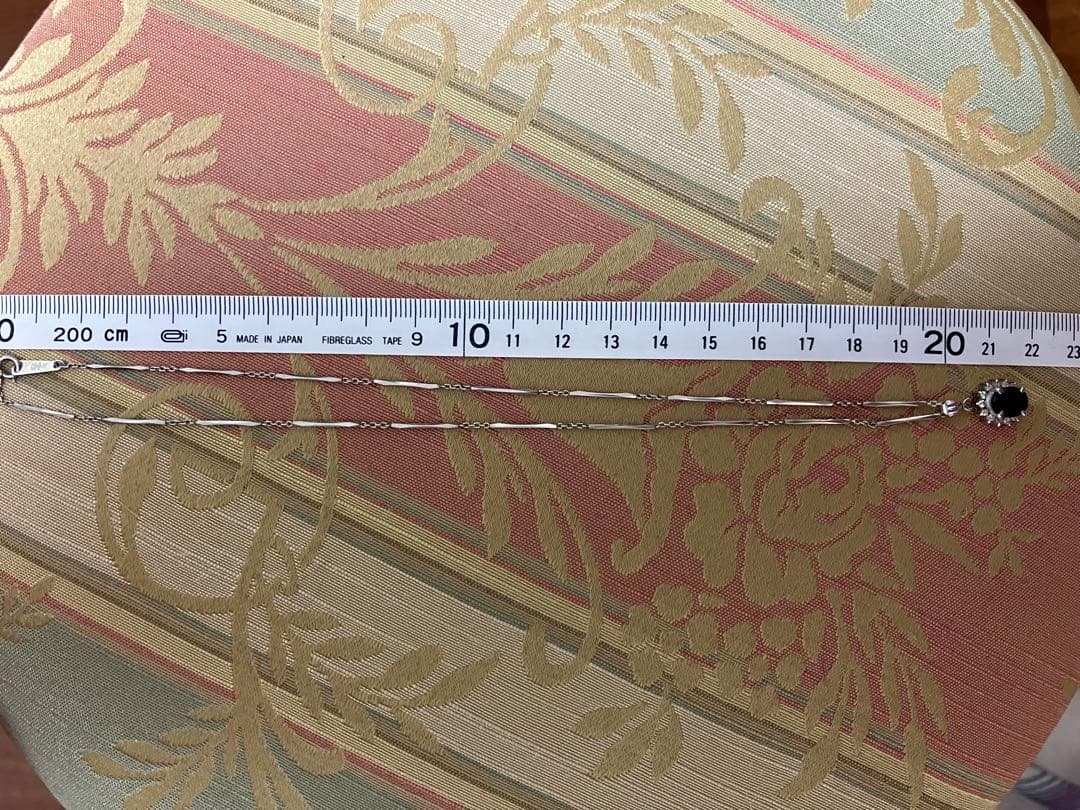 サファイアとダイヤモンドのネックレス　ペンダントトップとチェーンのセットプラチナ