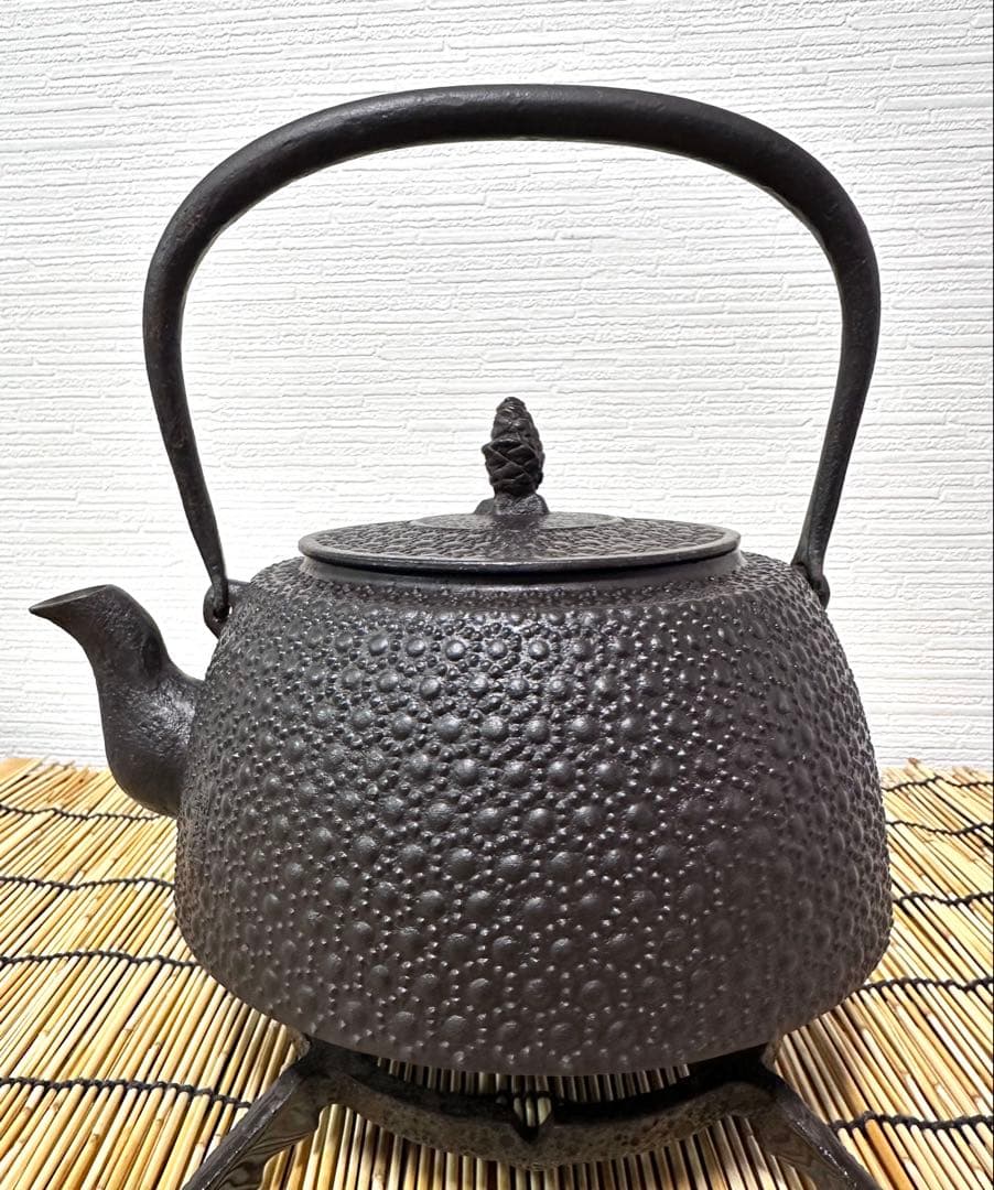未使用、保管品　南部三厳堂１８型九重亀甲　南部鉄瓶　nasco様　売約済み