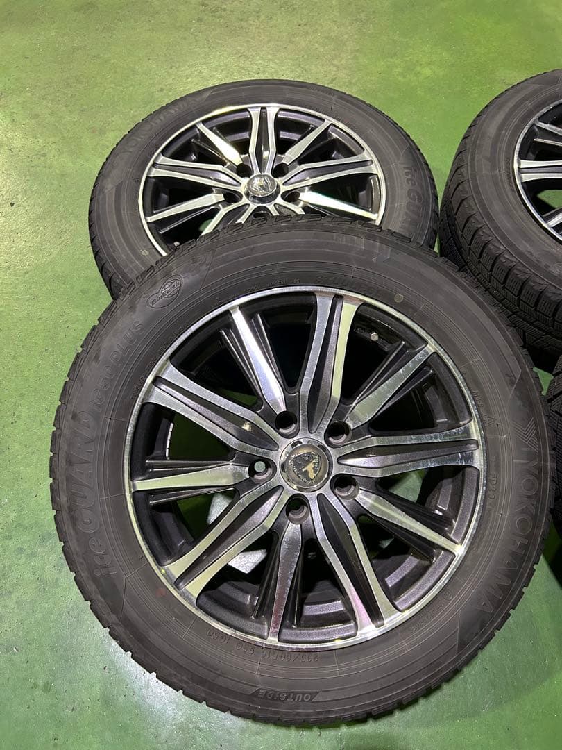 ノア 80ヨコハマスタッドレスタイヤ16インチ