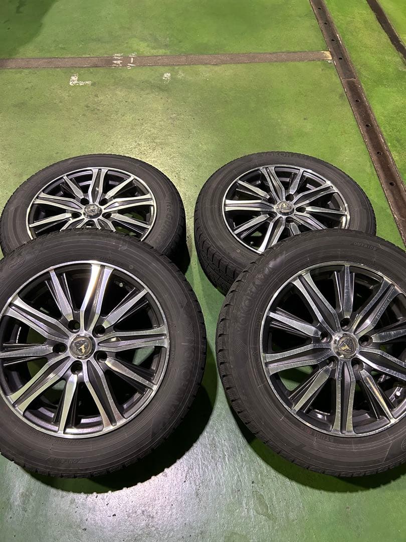 ノア 80ヨコハマスタッドレスタイヤ16インチ